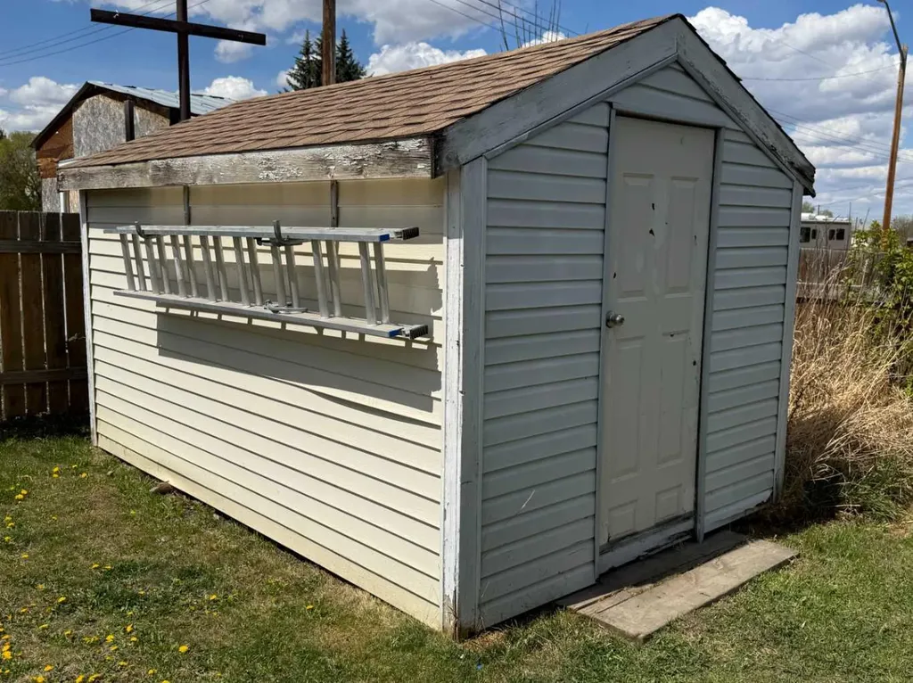 5024 49 Street Clive AB T0C 0Y0