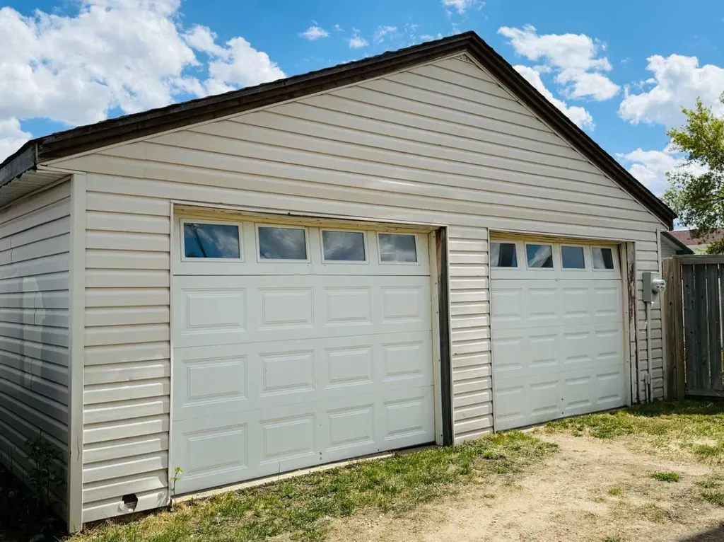 5024 49 Street Clive AB T0C 0Y0