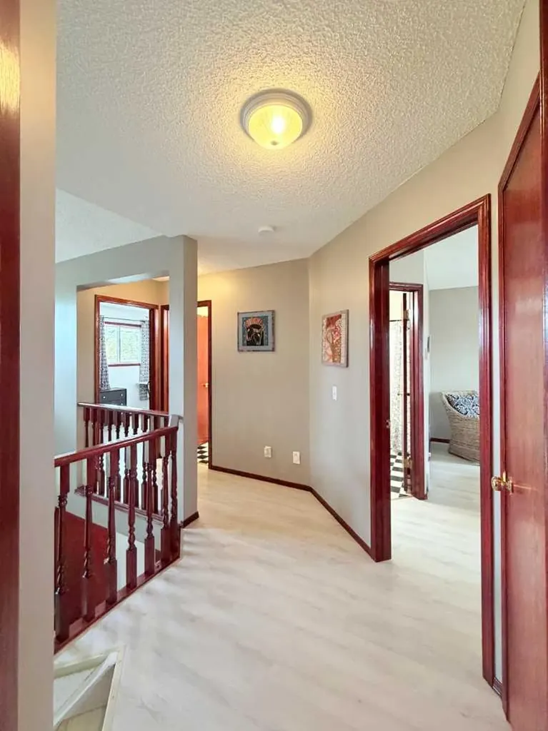132 Somercrest Close SW Calgary AB T2Y3H8