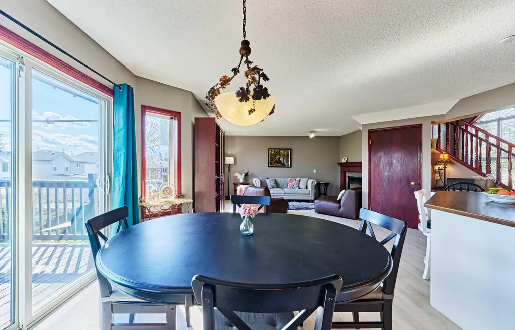 132 Somercrest Close SW Calgary AB T2Y3H8