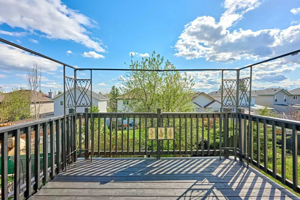 132 Somercrest Close SW Calgary AB T2Y3H8