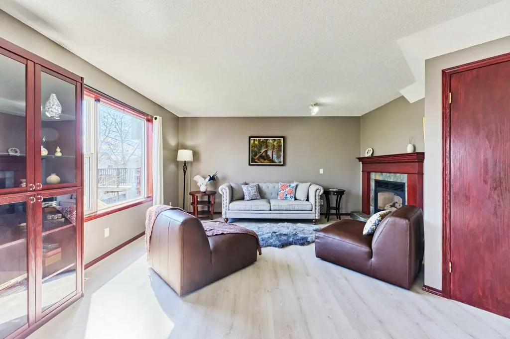 132 Somercrest Close SW Calgary AB T2Y3H8