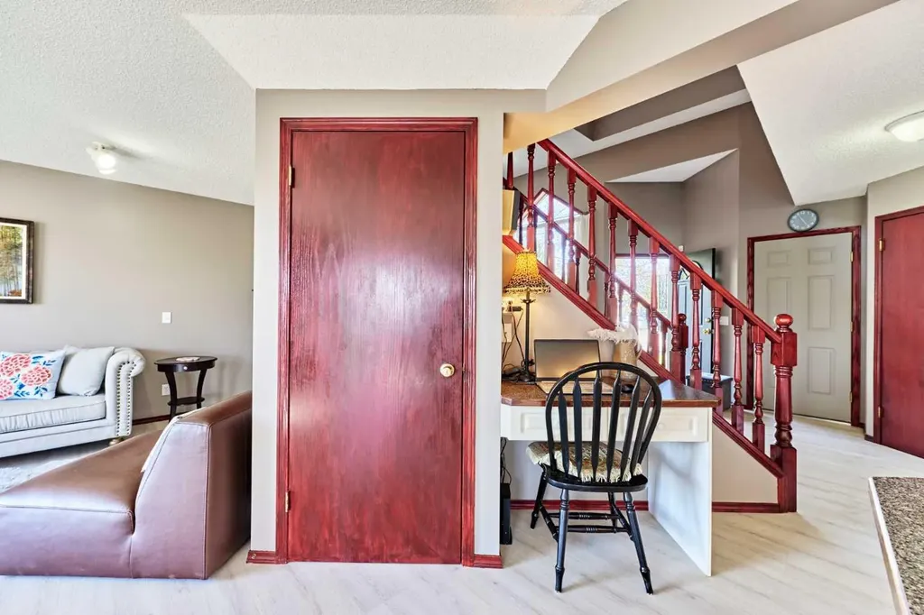 132 Somercrest Close SW Calgary AB T2Y3H8