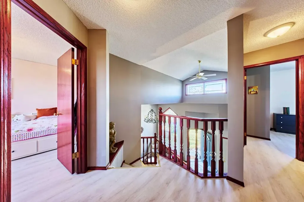 132 Somercrest Close SW Calgary AB T2Y3H8