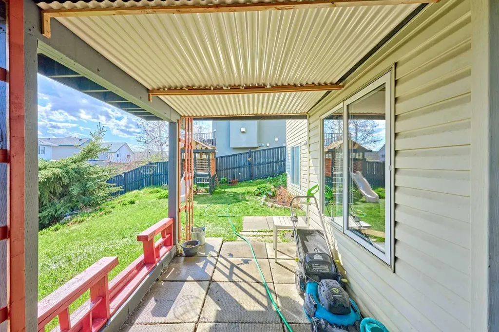 132 Somercrest Close SW Calgary AB T2Y3H8