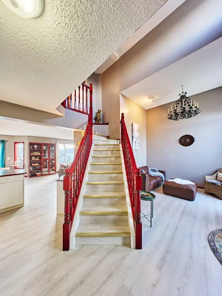 132 Somercrest Close SW Calgary AB T2Y3H8