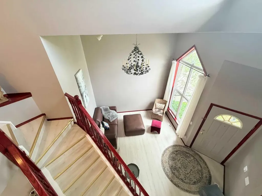 132 Somercrest Close SW Calgary AB T2Y3H8