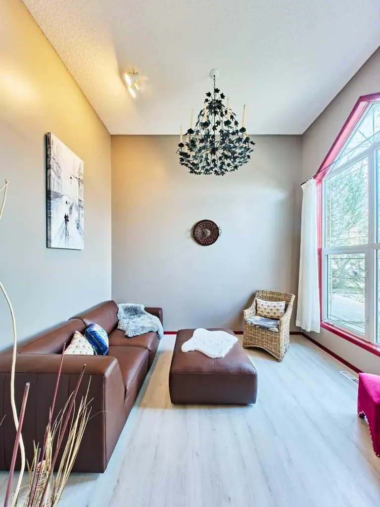 132 Somercrest Close SW Calgary AB T2Y3H8
