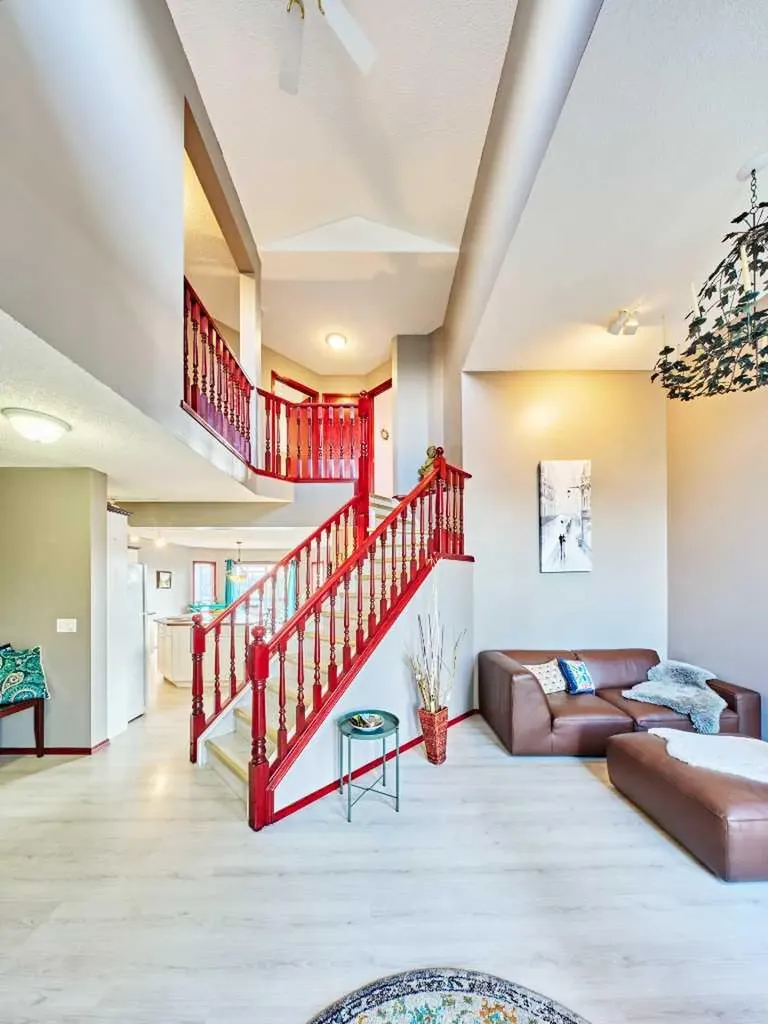 132 Somercrest Close SW Calgary AB T2Y3H8