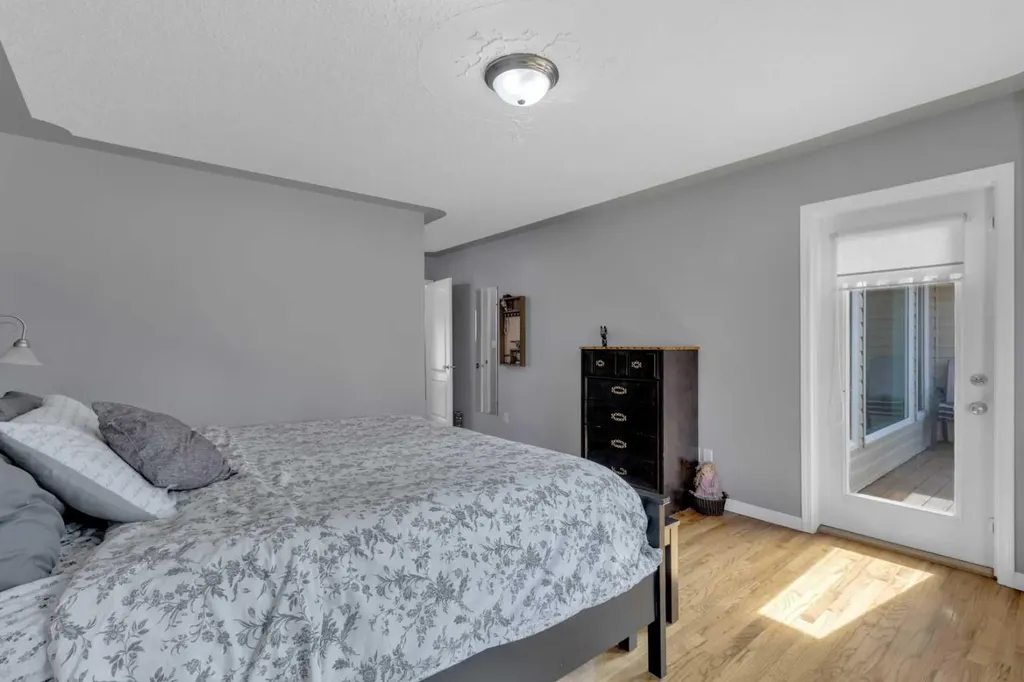 10 Fern Close Sylvan Lake AB T4S 1Y5