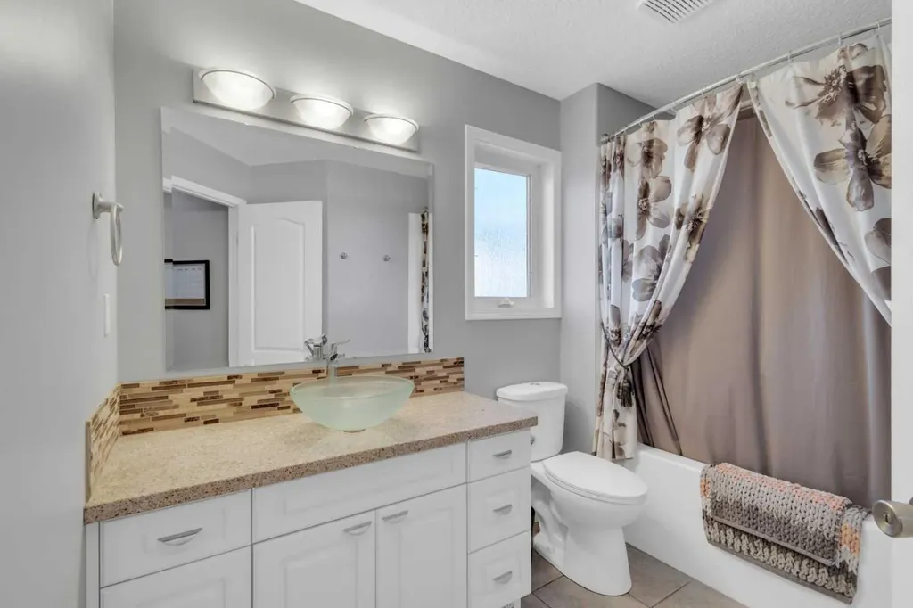 10 Fern Close Sylvan Lake AB T4S 1Y5