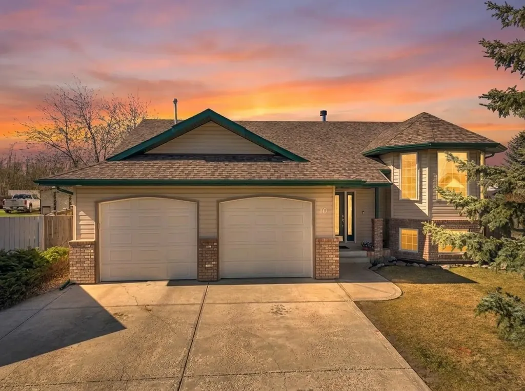 10 Fern Close Sylvan Lake AB T4S 1Y5