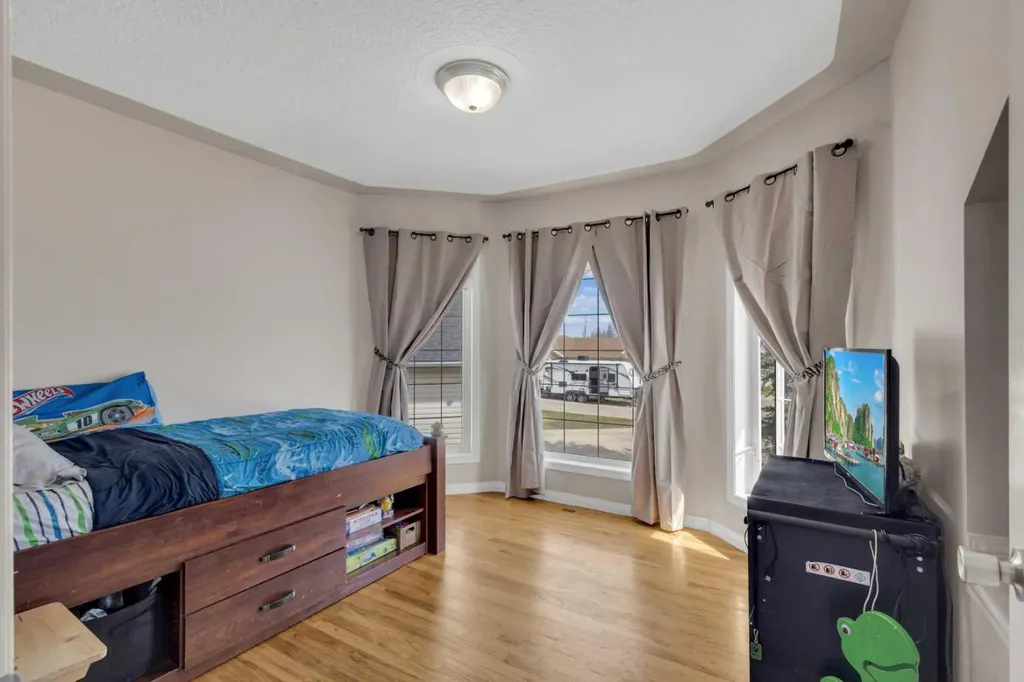 10 Fern Close Sylvan Lake AB T4S 1Y5
