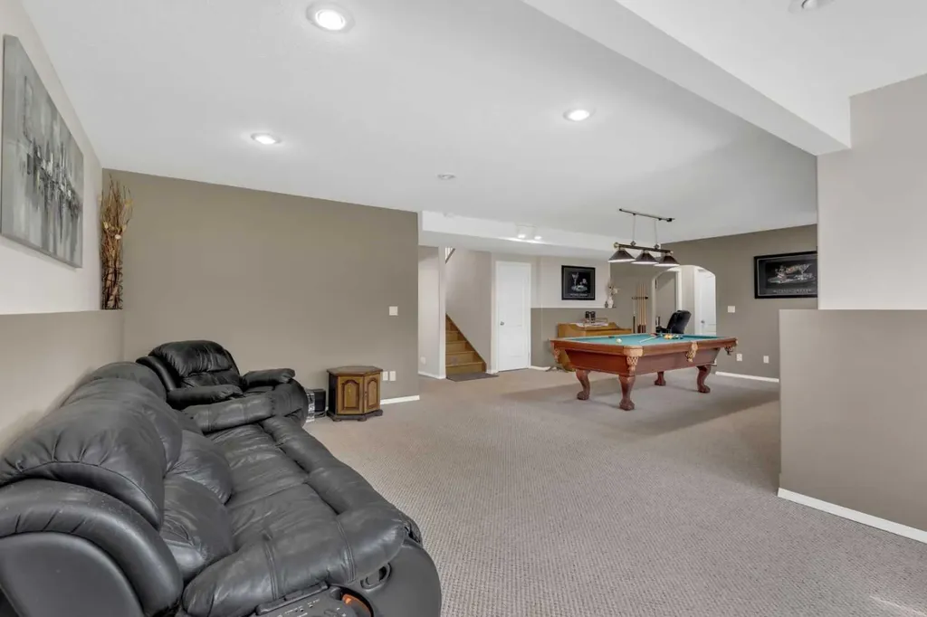 10 Fern Close Sylvan Lake AB T4S 1Y5