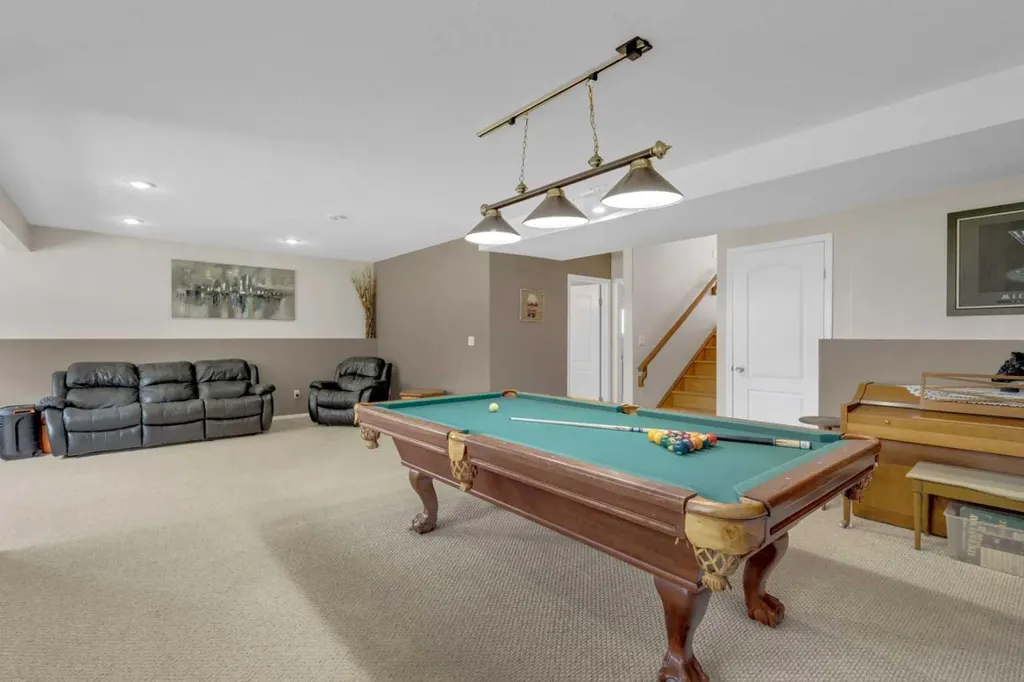 10 Fern Close Sylvan Lake AB T4S 1Y5