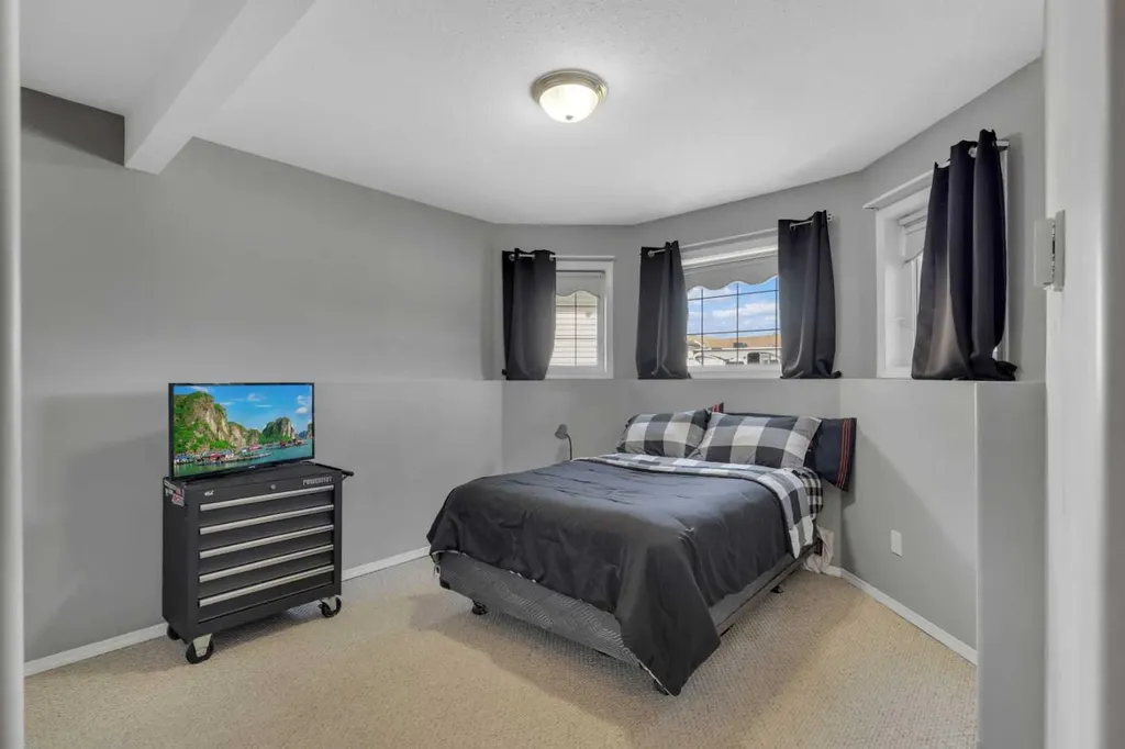 10 Fern Close Sylvan Lake AB T4S 1Y5
