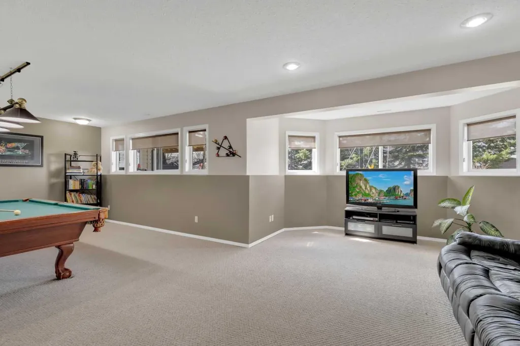 10 Fern Close Sylvan Lake AB T4S 1Y5