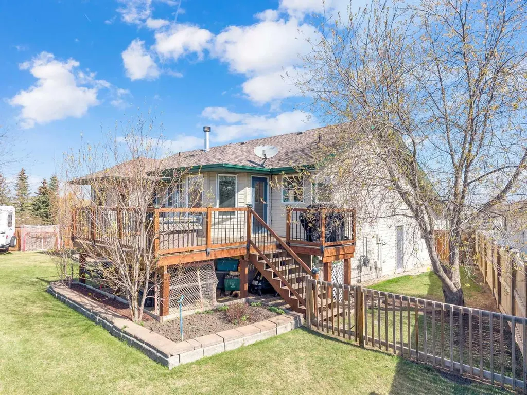 10 Fern Close Sylvan Lake AB T4S 1Y5