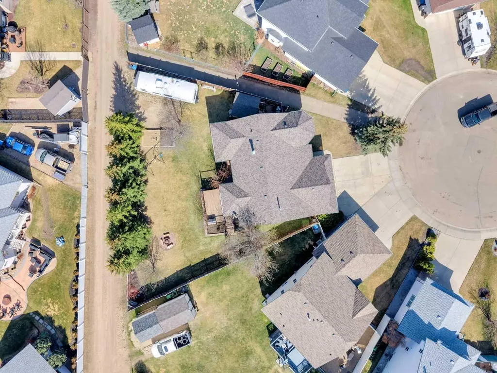 10 Fern Close Sylvan Lake AB T4S 1Y5