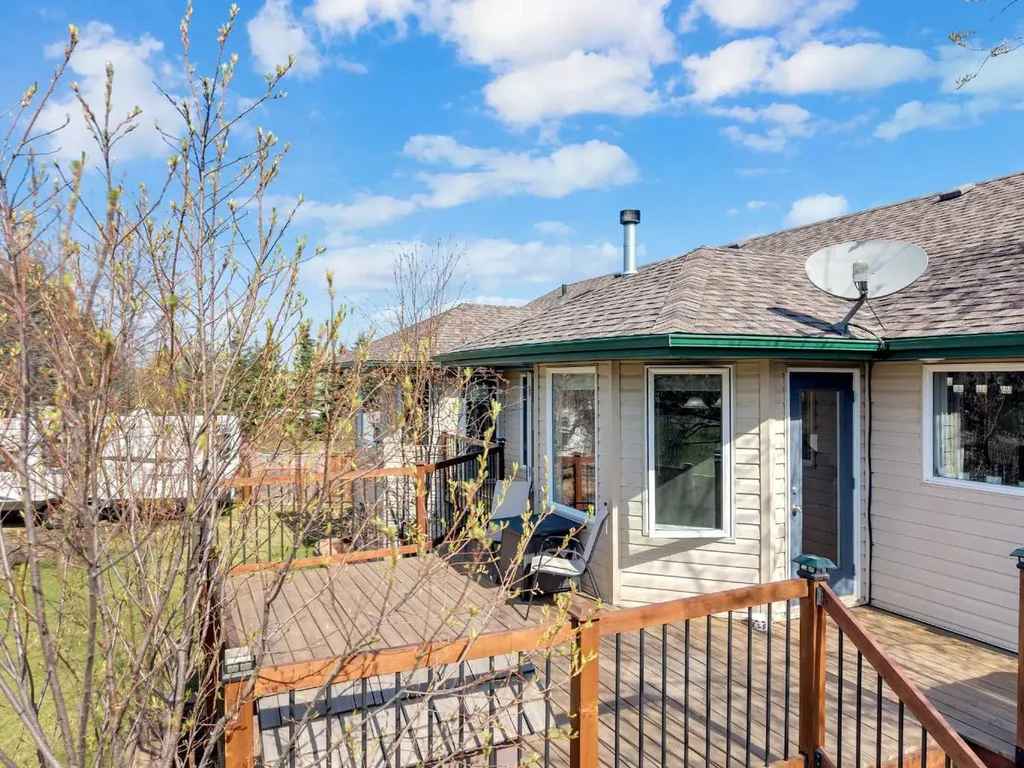 10 Fern Close Sylvan Lake AB T4S 1Y5