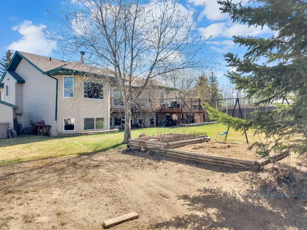 10 Fern Close Sylvan Lake AB T4S 1Y5