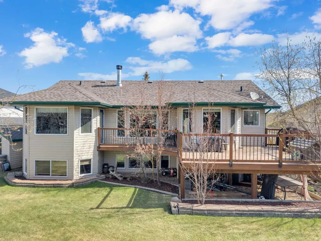 10 Fern Close Sylvan Lake AB T4S 1Y5