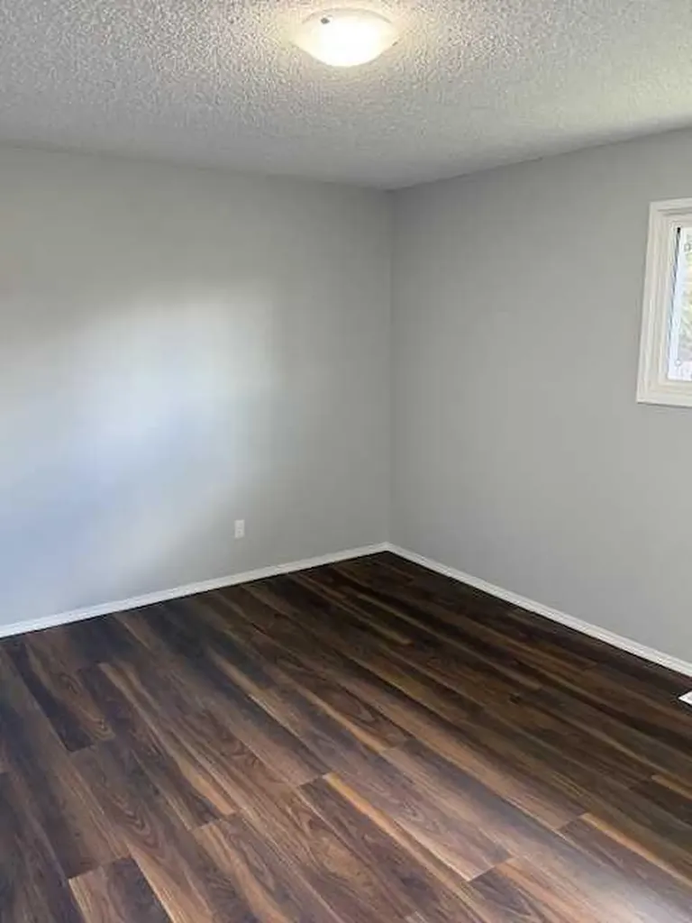 11 Chaisson Crossing Whitecourt AB T7S 1B6