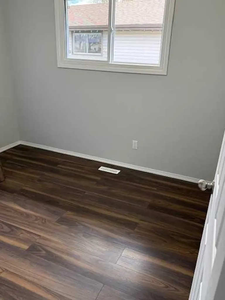 11 Chaisson Crossing Whitecourt AB T7S 1B6