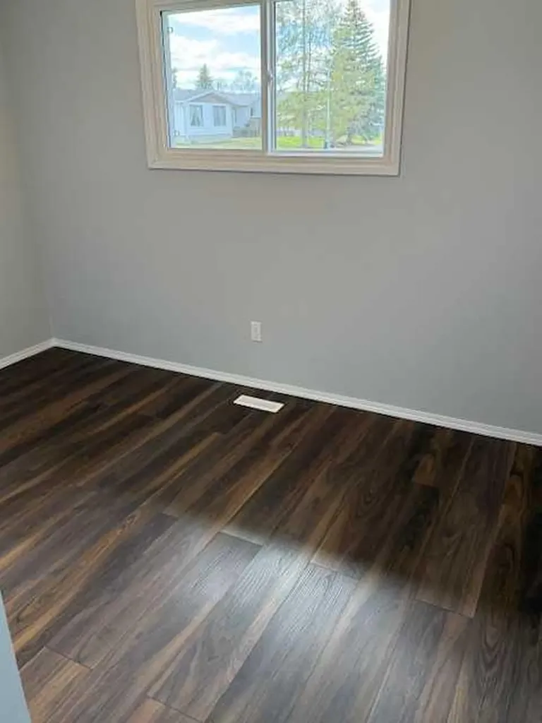 11 Chaisson Crossing Whitecourt AB T7S 1B6