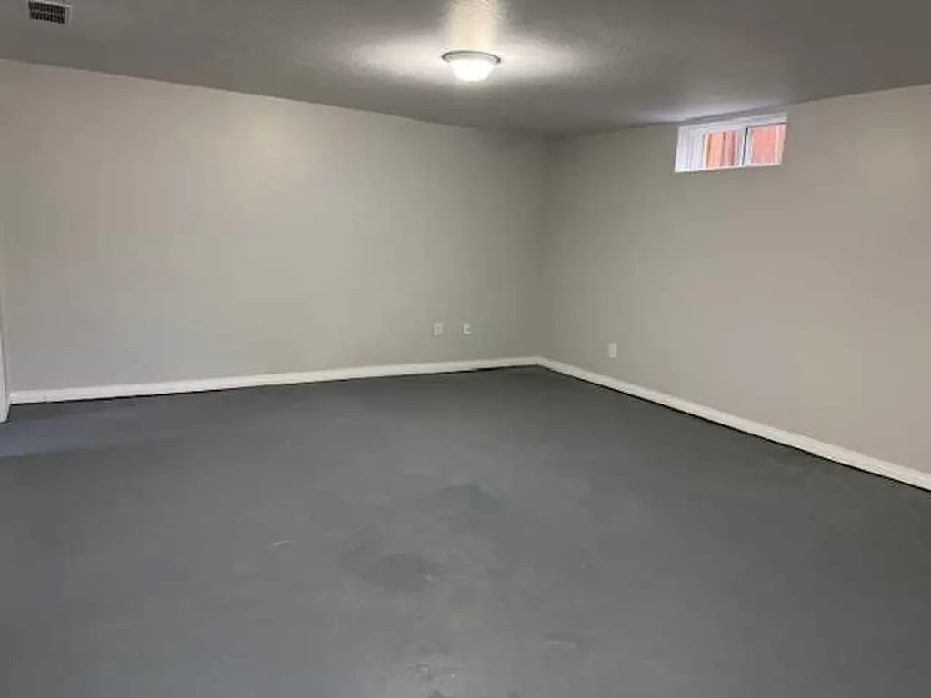 11 Chaisson Crossing Whitecourt AB T7S 1B6