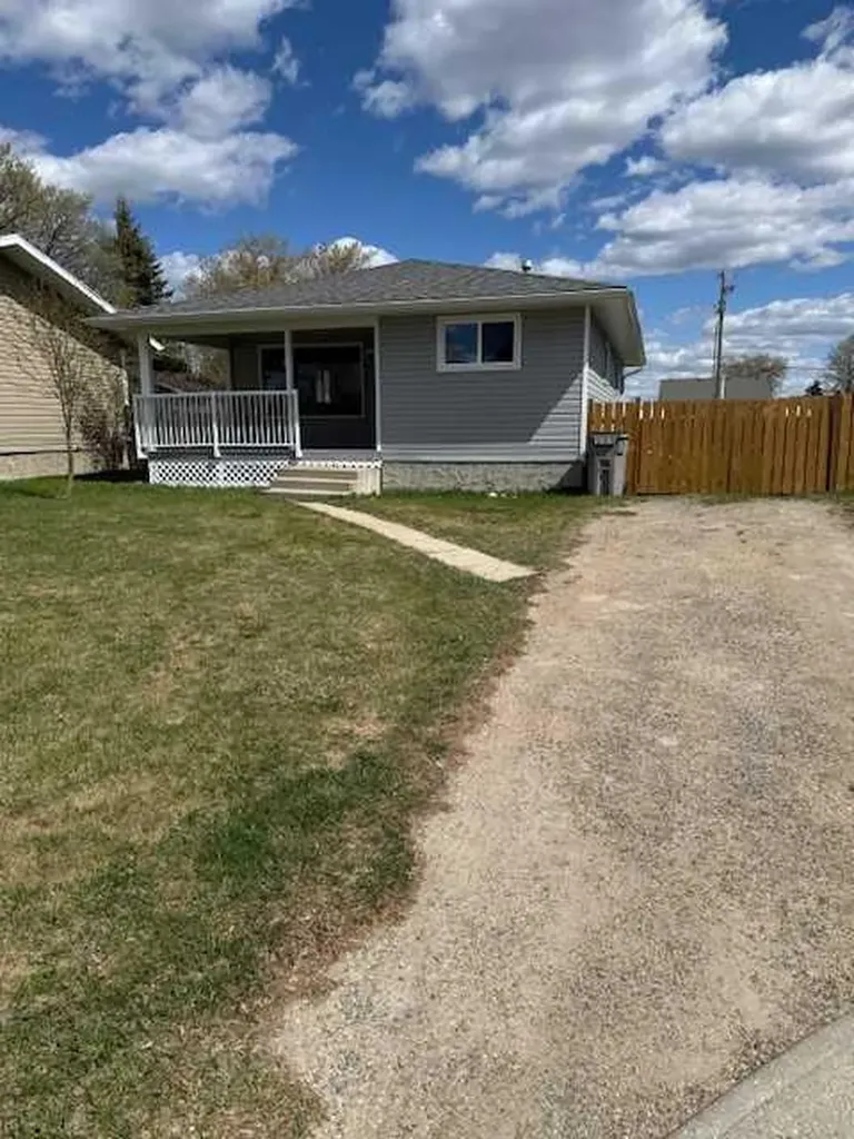 11 Chaisson Crossing Whitecourt AB T7S 1B6