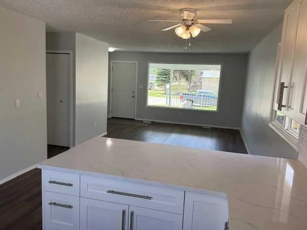 11 Chaisson Crossing Whitecourt AB T7S 1B6