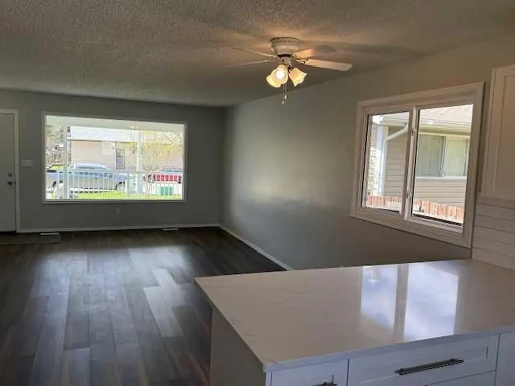 11 Chaisson Crossing Whitecourt AB T7S 1B6