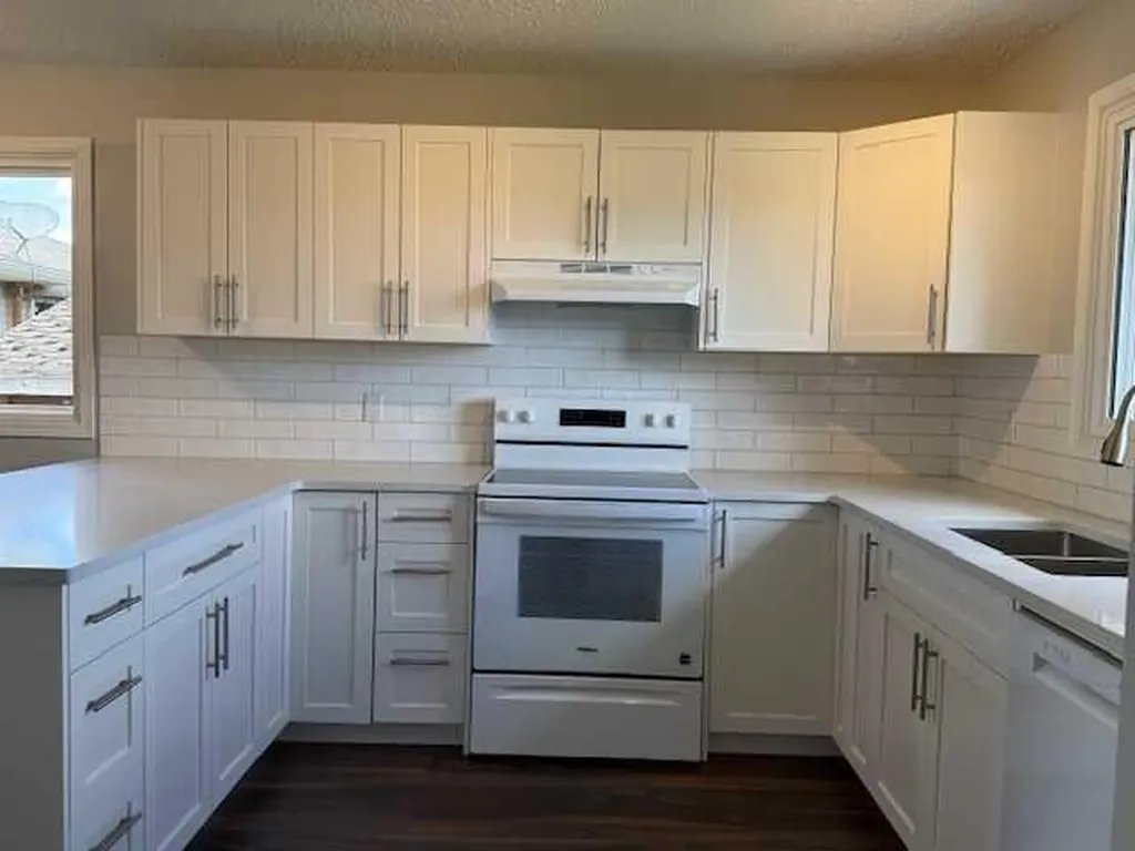 11 Chaisson Crossing Whitecourt AB T7S 1B6
