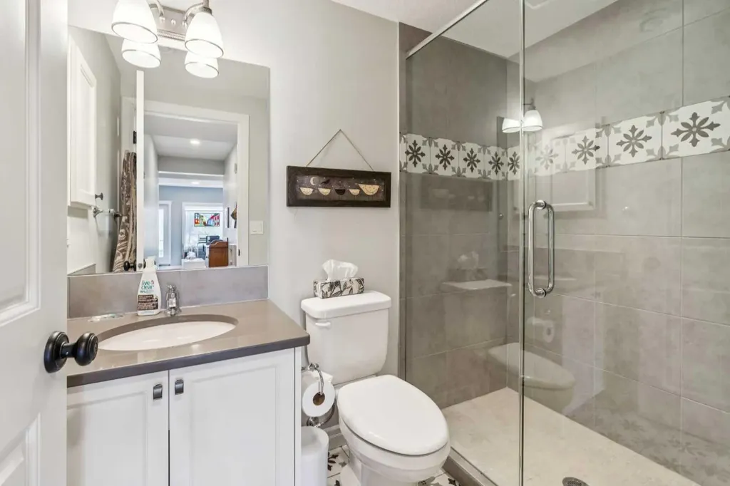 14 Riviera View Cochrane AB T4C 0Y7