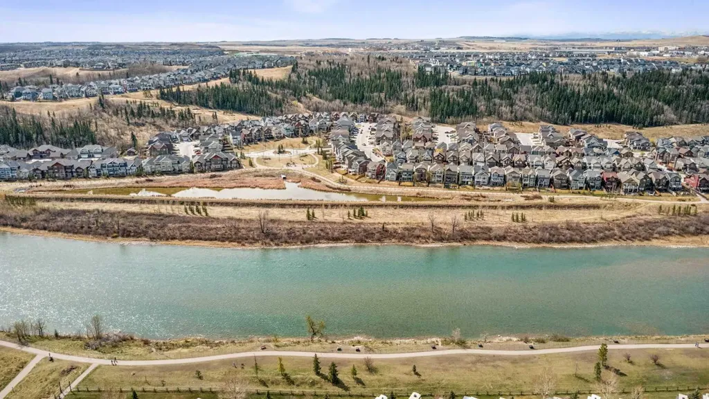 14 Riviera View Cochrane AB T4C 0Y7