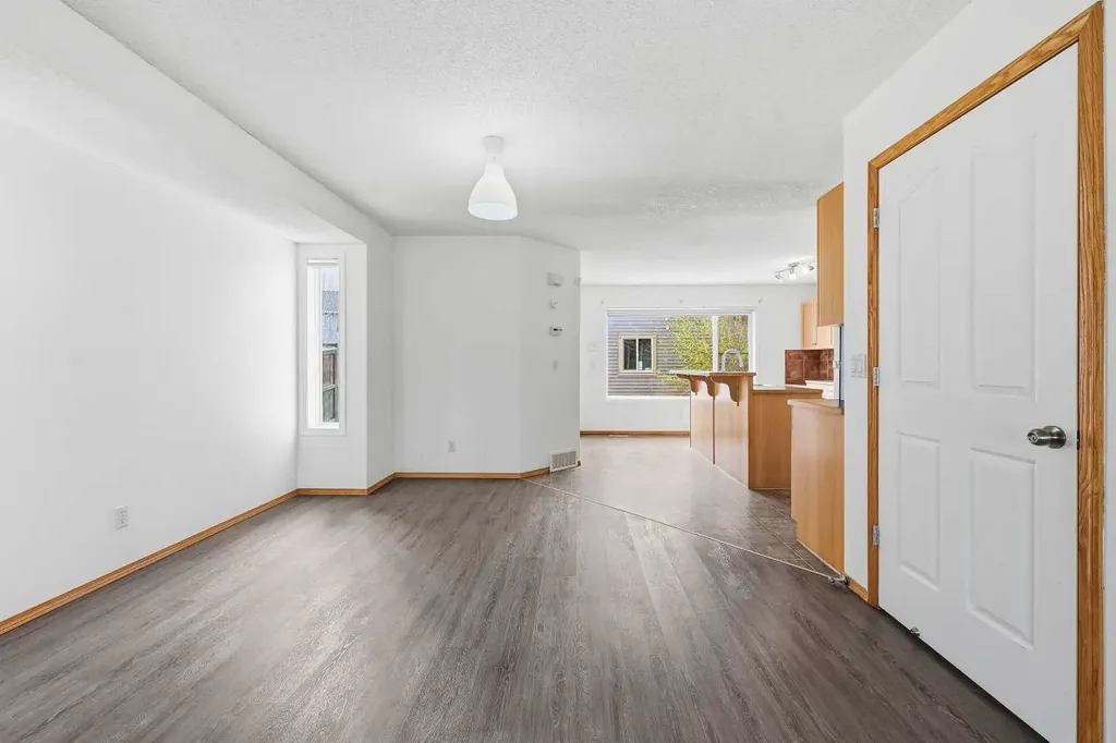 169 Cranberry Square SE Calgary AB T3M 1J6