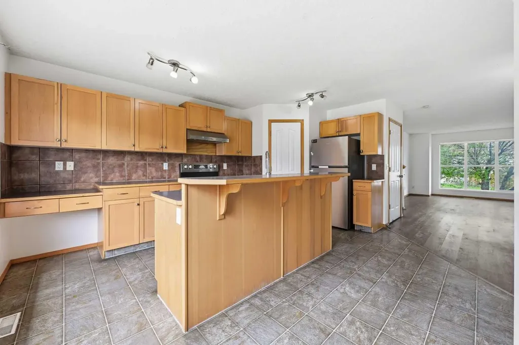 169 Cranberry Square SE Calgary AB T3M 1J6
