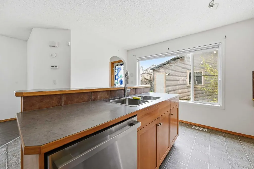 169 Cranberry Square SE Calgary AB T3M 1J6