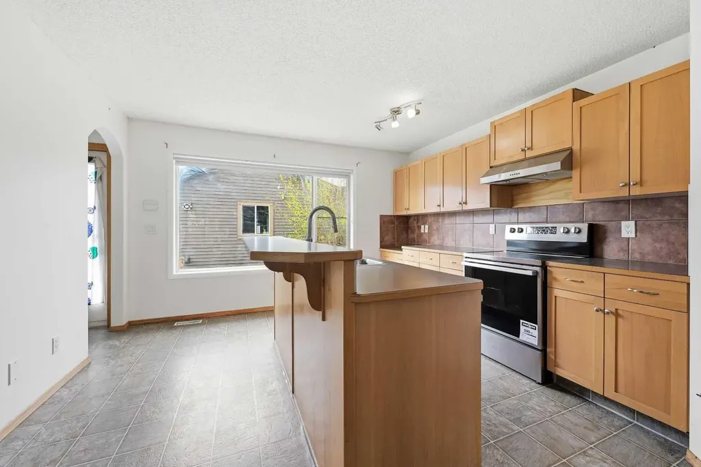 169 Cranberry Square SE Calgary AB T3M 1J6