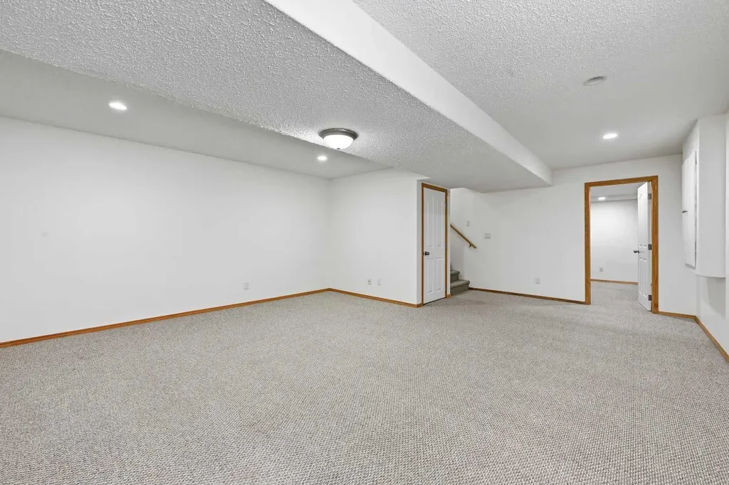 169 Cranberry Square SE Calgary AB T3M 1J6