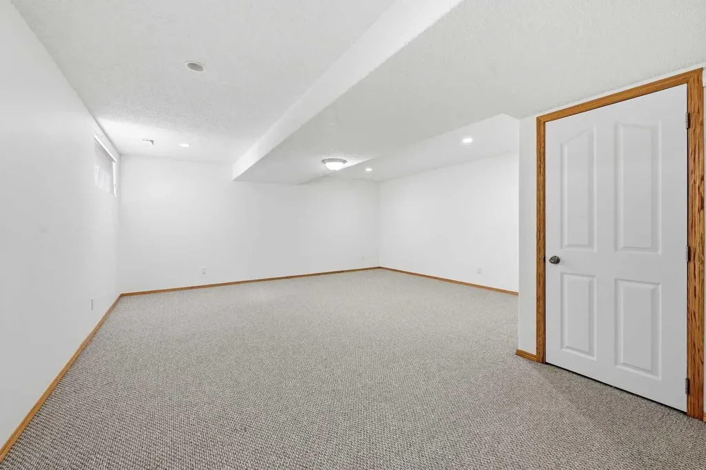 169 Cranberry Square SE Calgary AB T3M 1J6