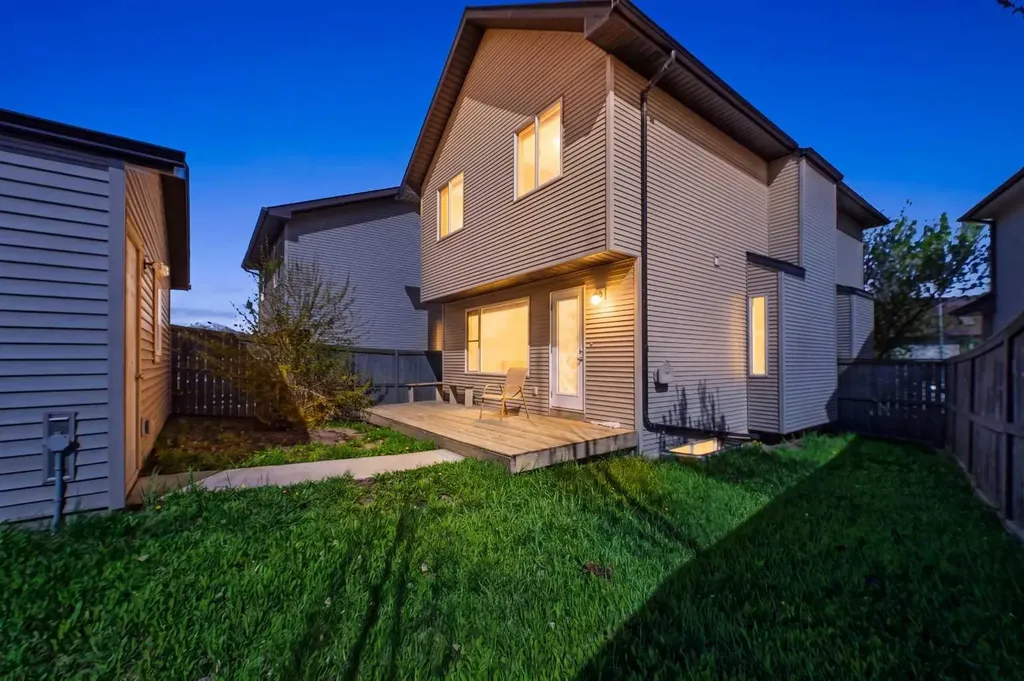 169 Cranberry Square SE Calgary AB T3M 1J6