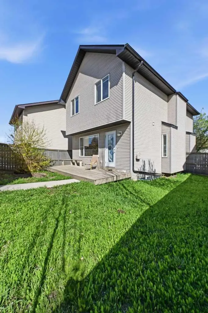 169 Cranberry Square SE Calgary AB T3M 1J6