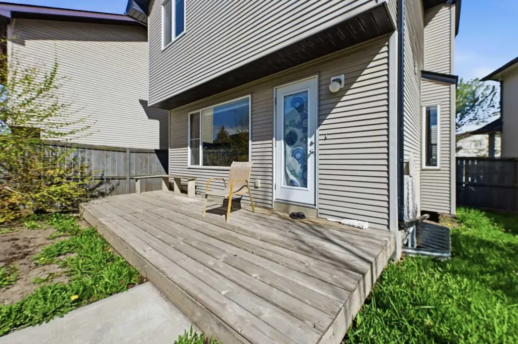 169 Cranberry Square SE Calgary AB T3M 1J6
