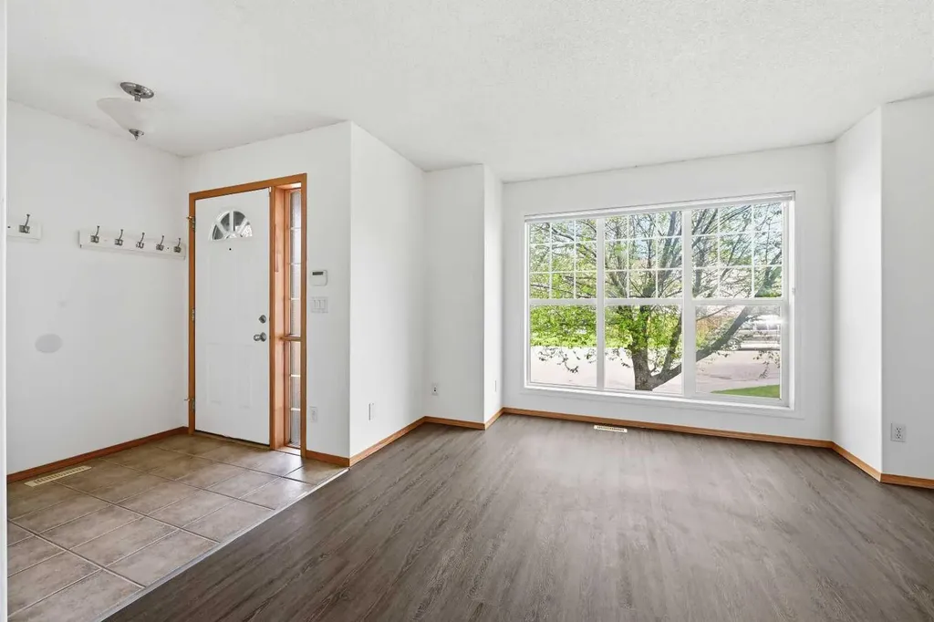 169 Cranberry Square SE Calgary AB T3M 1J6
