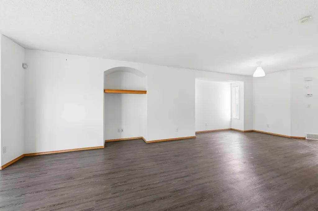 169 Cranberry Square SE Calgary AB T3M 1J6