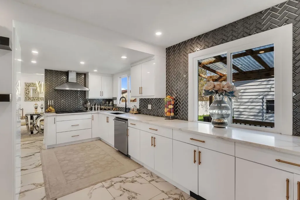 316 Templeton Circle NE Calgary AB T1Y 3Z2
