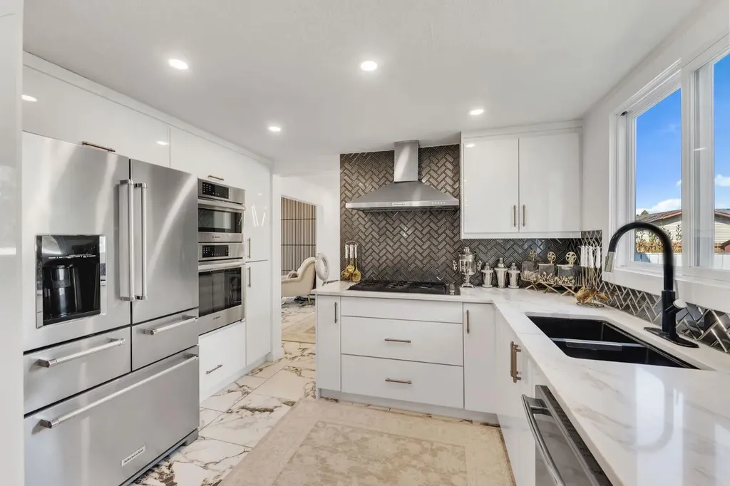 316 Templeton Circle NE Calgary AB T1Y 3Z2