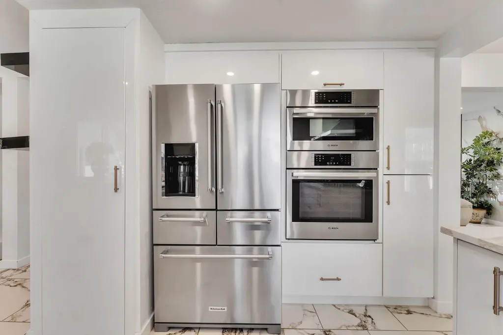 316 Templeton Circle NE Calgary AB T1Y 3Z2